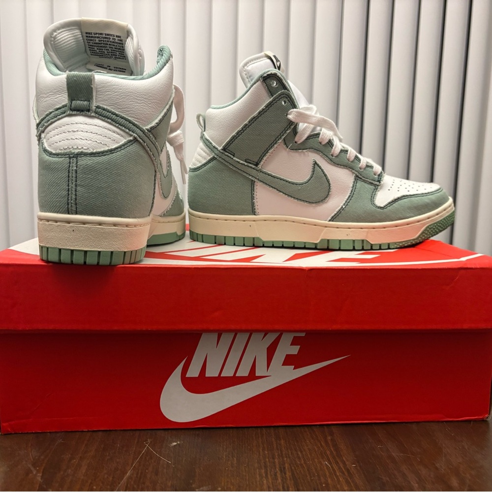 Nike Dunk High in Mint and White - Picture 3 of 6
